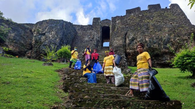 Benteng Keraton Buton Wisata Sejarah di Bau Bau  - Luvtrip